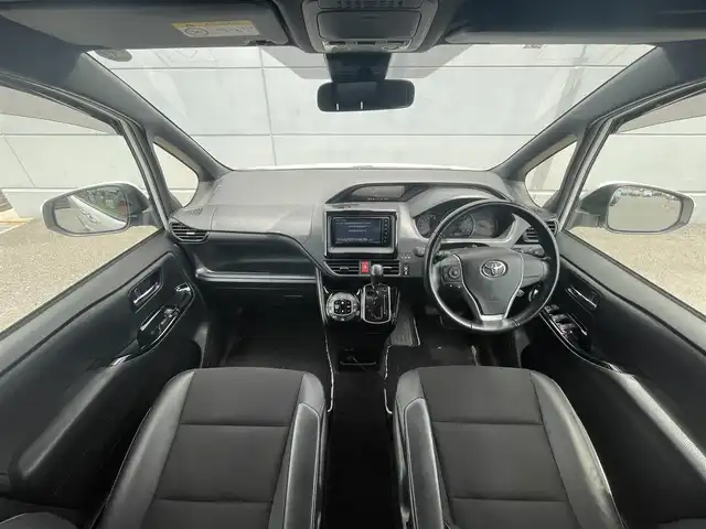 トヨタ ノア Si ダブルバイビーⅡ 千葉県 2019(平31)年 6.5万km ホワイトパールクリスタルシャイン トヨタセーフティセンス/　衝突軽減ブレーキ/レーンキープアシスト/　オートハイビーム/クリアランスソナー/フリップダウンモニター/純正7インチSDナビ(NSZT-W68T)/　フルセグ/BT/DVD/CD/USB/バックカメラ/ステアリングスイッチ/クルーズコントロール/MTモード/両側パワースライドドア/純正エンジンスターター/LEDヘッドライト/オートライト/フォグライト/スマートキー/プッシュスタート