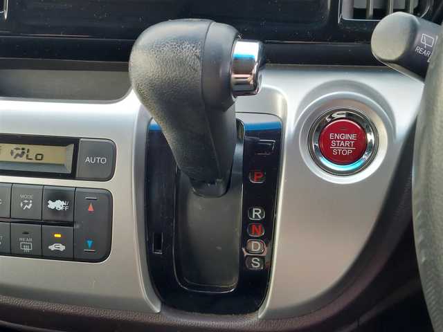 ホンダ Ｎ ＷＧＮ カスタム G ターボパッケージ 東京都 2015(平27)年 14.9万km ポリッシュドメタルメタリック KENWOOD製メモリナビ(MDV-Z701)/・Bluetooth/フルセグTV/CD/DVD/バックカメラ/純正１４インチAW/ハーフレザーシート/ECON/クルーズコントロール/パドルシフト/純正フロアマット/ドアバイザー/HIDオートライト/プッシュスタート/スマートキー/取扱説明書/保証書