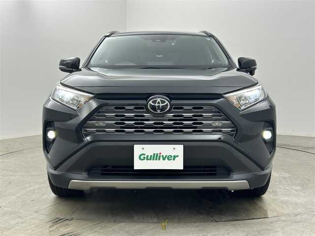 トヨタ ＲＡＶ４ G Zパッケージ 岡山県 2022(令4)年 4万km アティチュードブラックマイカ トヨタセーフティセンス/・プリクラッシュセーフティ/・レーンキープアシスト/・レーダークルーズコントロール/・オートハイビーム/純正SDナビゲーション/(CD/DVD/SD/BT/HDMI/USB/フルセグTV)/バックモニター/ビルトインETC/社外ドライブレコーダー前後/黒レザーシート/運転席パワーシート/運転席メモリシート/前席シートヒーター/前席エアシート/ステアリングリモコン/ステアリングヒーター/ヘッドアップディスプレイ/パワーバックドア/LEDヘッドライト/LEDフォグランプ/社外ツイーター/ISOFIX/横滑り防止/ルーフレール/純正フロアマット/純正18インチAW