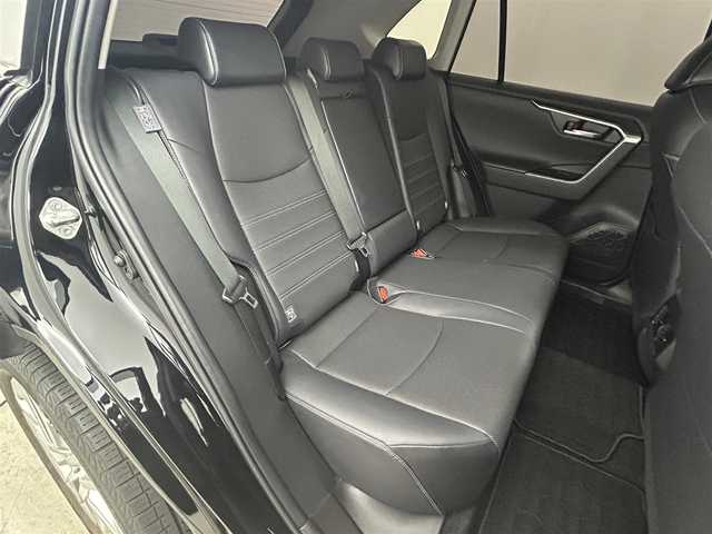 トヨタ ＲＡＶ４ G Zパッケージ 岡山県 2022(令4)年 4万km アティチュードブラックマイカ トヨタセーフティセンス/・プリクラッシュセーフティ/・レーンキープアシスト/・レーダークルーズコントロール/・オートハイビーム/純正SDナビゲーション/(CD/DVD/SD/BT/HDMI/USB/フルセグTV)/バックモニター/ビルトインETC/社外ドライブレコーダー前後/黒レザーシート/運転席パワーシート/運転席メモリシート/前席シートヒーター/前席エアシート/ステアリングリモコン/ステアリングヒーター/ヘッドアップディスプレイ/パワーバックドア/LEDヘッドライト/LEDフォグランプ/社外ツイーター/ISOFIX/横滑り防止/ルーフレール/純正フロアマット/純正18インチAW