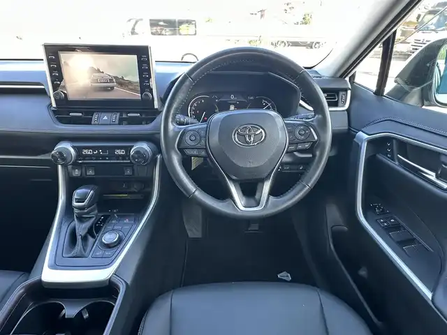 トヨタ ＲＡＶ４ G Zパッケージ 愛知県 2020(令2)年 2.4万km ホワイトパールクリスタルシャイン ワンオーナー/メモリナビ/フルセグテレビ/全方位カメラ/ウィンカーミラー/レーダークルーズコントロール/ドアバイザー/プッシュスタート/パワーバックドア/ビルトインETC/BSM/RCTA/ステアリングスイッチ/ステアリングヒーター/デジタルインナーミラー/シートメモリー/電動リアゲート/レザーシート/シートヒーター/オートマチックハイビーム/ダウンヒルアシストコントロール/保証書/取扱説明書/スマートキー2本