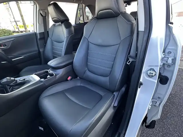 トヨタ ＲＡＶ４ G Zパッケージ 愛知県 2020(令2)年 2.4万km ホワイトパールクリスタルシャイン ワンオーナー/メモリナビ/フルセグテレビ/全方位カメラ/ウィンカーミラー/レーダークルーズコントロール/ドアバイザー/プッシュスタート/パワーバックドア/ビルトインETC/BSM/RCTA/ステアリングスイッチ/ステアリングヒーター/デジタルインナーミラー/シートメモリー/電動リアゲート/レザーシート/シートヒーター/オートマチックハイビーム/ダウンヒルアシストコントロール/保証書/取扱説明書/スマートキー2本