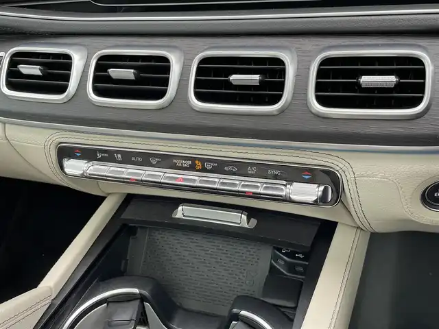 メルセデス・ベンツ ＧＬＳ４００ｄ 4マチック 広島県 2020(令2)年 6.6万km オブシディアンブラック パノラマルーフ/Burmesterプレミアムサウンド/純正ナビ（フルセグTV/Bluetooth）/全方位モニター/ETC2.0/ドライブレコーダー/ホワイトレザーシート/・シートヒーター（1・2列目）/・エアシート（D席・N席）/・パワーシート（1・2列目）/衝突被害軽減ブレーキ/車線逸脱警報/ブラインドスポットモニター/インテリジェントライトシステム/レーダークルーズコントロール/コーナーセンサー/ヘッドアップディスプレイ