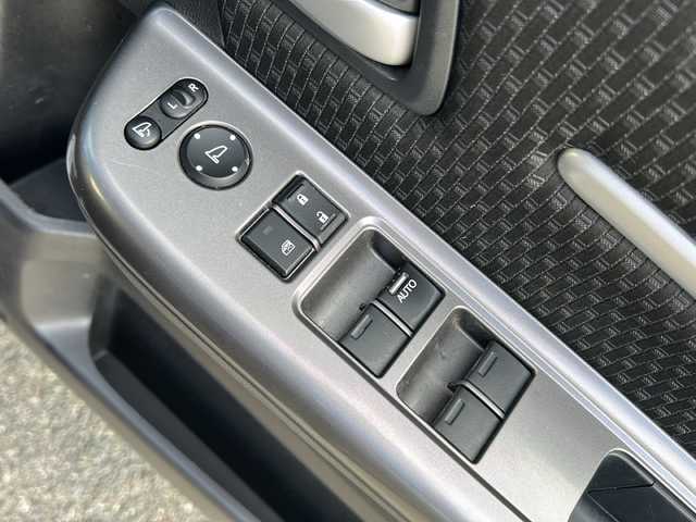 ホンダ ステップワゴン スパーダ クルスピセンシング 愛知県 2018(平30)年 6.9万km プレミアムスパークルブラックパール 登録時走行距離68994km/ワンオーナー/社外7インチメモリナビ/(Bluetooth/フルセグTV/DVD)/ALPINE10.1インチフリップダウンモニター/無限フルエアロ/無限フロアマット/無限ドアバイザー/無限マフラー/ホンダセンシング/衝突軽減ブレーキ/レーンキープアシスト/先行車発進告知/ロードサインアシスト/アダプティブクルーズコントロール/誤発信抑制機能/両側パワスラ/ワクワクゲートバックドア/前席シートヒーター/ビルドインETC/パドルシフト/左側サイドアンダーミラー/スマートキー/(スペアキー×1)/取説/保証書