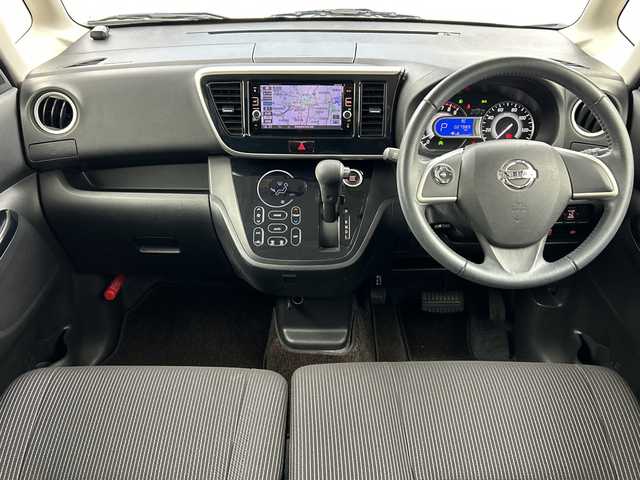 日産 デイズ ルークス ハイウェイスター Xターボ 奈良県 2017(平29)年 2.8万km ホワイトパール 禁煙車/純正ナビ/フルセグTV/（AM/FM/CD/DVD/Bluetooth）/全方位カメラ/インテリジェントエマージェンシーブレーキ/横滑り防止機能/アイドリングストップ/片側パワースライドドア/前方ドラレコ/LEDヘッドライト/オートライト/オートマチックハイビーム/プッシュスタート/スマートキー/純正フロアマット/純正AW