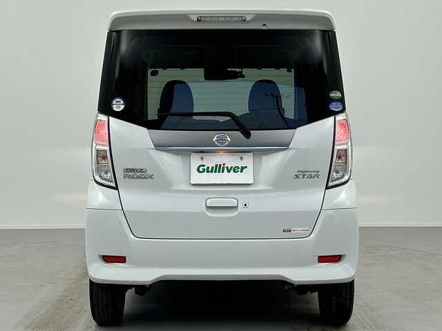 日産 デイズ ルークス ハイウェイスター Xターボ 奈良県 2017(平29)年 2.8万km ホワイトパール 禁煙車/純正ナビ/フルセグTV/（AM/FM/CD/DVD/Bluetooth）/全方位カメラ/インテリジェントエマージェンシーブレーキ/横滑り防止機能/アイドリングストップ/片側パワースライドドア/前方ドラレコ/LEDヘッドライト/オートライト/オートマチックハイビーム/プッシュスタート/スマートキー/純正フロアマット/純正AW