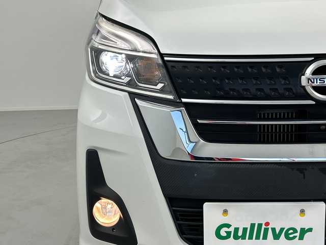 日産 デイズ ルークス ハイウェイスター Xターボ 奈良県 2017(平29)年 2.8万km ホワイトパール 禁煙車/純正ナビ/フルセグTV/（AM/FM/CD/DVD/Bluetooth）/全方位カメラ/インテリジェントエマージェンシーブレーキ/横滑り防止機能/アイドリングストップ/片側パワースライドドア/前方ドラレコ/LEDヘッドライト/オートライト/オートマチックハイビーム/プッシュスタート/スマートキー/純正フロアマット/純正AW