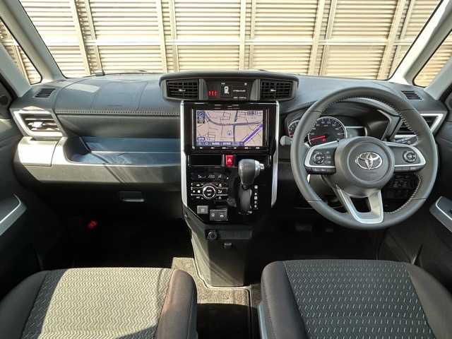 トヨタ ルーミー カスタムG－T 千葉県 2023(令5)年 2.2万km パールホワイトⅢ LED付きGRエアロ/純正9型ナビ/フルセグテレビ/Bluetooth接続/CD/DVD再生/ETC2.0/両側パワースライドドア/スマートアシスト/先行車発信お知らせ/標識認識機能/車線逸脱警報/オートハイビーム/レーダークルーズコントロール/衝突被害軽減システム/横滑り防止装置/アイドリングストップ/前後コーナーセンサー/ドライブレコーダー/LEDヘッドライト/オートライト/プッシュスタート/スマートキー/スペアキー×１/純正アルミホイール/保証書・取扱説明書