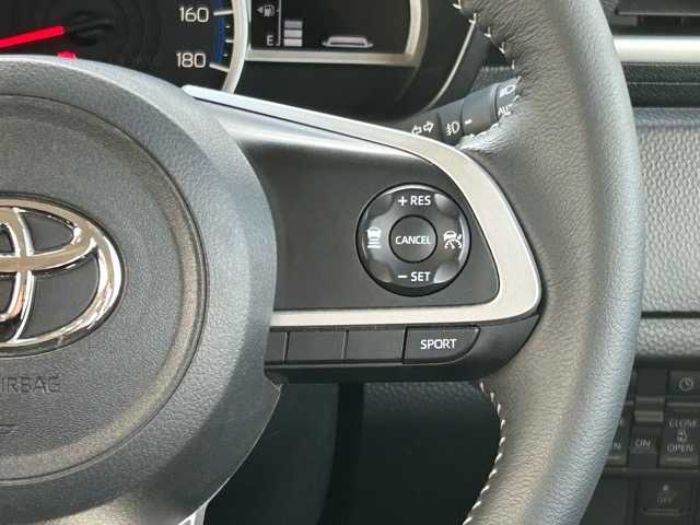 トヨタ ルーミー カスタムG－T 千葉県 2023(令5)年 2.2万km パールホワイトⅢ LED付きGRエアロ/純正9型ナビ/フルセグテレビ/Bluetooth接続/CD/DVD再生/ETC2.0/両側パワースライドドア/スマートアシスト/先行車発信お知らせ/標識認識機能/車線逸脱警報/オートハイビーム/レーダークルーズコントロール/衝突被害軽減システム/横滑り防止装置/アイドリングストップ/前後コーナーセンサー/ドライブレコーダー/LEDヘッドライト/オートライト/プッシュスタート/スマートキー/スペアキー×１/純正アルミホイール/保証書・取扱説明書