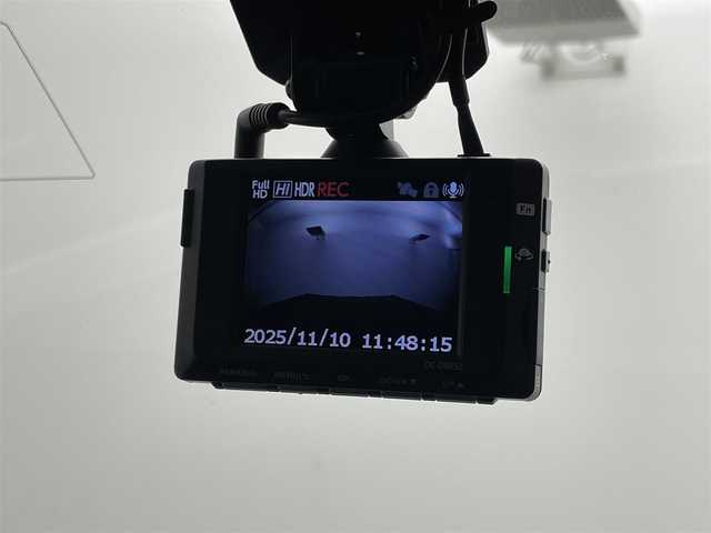 トヨタ ハイラックス Z 岡山県 2021(令3)年 5.1万km スーパーホワイトⅡ 純正ナビ　(NSZT-Y68T)/【CD/DVD/BT/SD/フルセグ】/4WD/ターボ/ＬＥＤヘッドライト　/ＥＴＣ　/バックカメラ　/クルーズコントロール　/ドライブレコーダー　前後/コーナーセンサー　前後/オートハイビーム　/ダウンヒルアシスト　/アイドリングストップ　/スペアキー×1/禁煙車/純正フロアマット/LEDフォグライト/センターデフロック/レーンアシスト