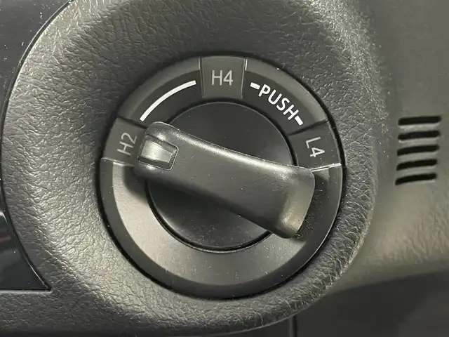 トヨタ ハイラックス Z 岡山県 2021(令3)年 5.1万km スーパーホワイトⅡ 純正ナビ　(NSZT-Y68T)/【CD/DVD/BT/SD/フルセグ】/4WD/ターボ/ＬＥＤヘッドライト　/ＥＴＣ　/バックカメラ　/クルーズコントロール　/ドライブレコーダー　前後/コーナーセンサー　前後/オートハイビーム　/ダウンヒルアシスト　/アイドリングストップ　/スペアキー×1/禁煙車/純正フロアマット/LEDフォグライト/センターデフロック/レーンアシスト