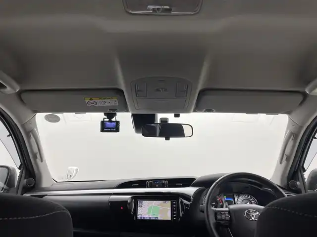 トヨタ ハイラックス Z 岡山県 2021(令3)年 5.1万km スーパーホワイトⅡ 純正ナビ　(NSZT-Y68T)/【CD/DVD/BT/SD/フルセグ】/4WD/ターボ/ＬＥＤヘッドライト　/ＥＴＣ　/バックカメラ　/クルーズコントロール　/ドライブレコーダー　前後/コーナーセンサー　前後/オートハイビーム　/ダウンヒルアシスト　/アイドリングストップ　/スペアキー×1/禁煙車/純正フロアマット/LEDフォグライト/センターデフロック/レーンアシスト