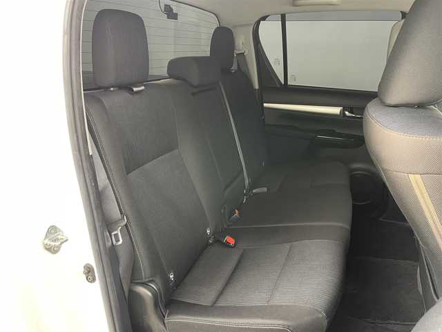 トヨタ ハイラックス Z 岡山県 2021(令3)年 5.1万km スーパーホワイトⅡ 純正ナビ　(NSZT-Y68T)/【CD/DVD/BT/SD/フルセグ】/4WD/ターボ/ＬＥＤヘッドライト　/ＥＴＣ　/バックカメラ　/クルーズコントロール　/ドライブレコーダー　前後/コーナーセンサー　前後/オートハイビーム　/ダウンヒルアシスト　/アイドリングストップ　/スペアキー×1/禁煙車/純正フロアマット/LEDフォグライト/センターデフロック/レーンアシスト