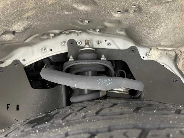 トヨタ ハイラックス Z 岡山県 2021(令3)年 5.1万km スーパーホワイトⅡ 純正ナビ　(NSZT-Y68T)/【CD/DVD/BT/SD/フルセグ】/4WD/ターボ/ＬＥＤヘッドライト　/ＥＴＣ　/バックカメラ　/クルーズコントロール　/ドライブレコーダー　前後/コーナーセンサー　前後/オートハイビーム　/ダウンヒルアシスト　/アイドリングストップ　/スペアキー×1/禁煙車/純正フロアマット/LEDフォグライト/センターデフロック/レーンアシスト