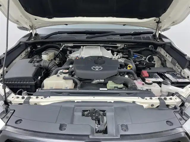 トヨタ ハイラックス Z 岡山県 2021(令3)年 5.1万km スーパーホワイトⅡ 純正ナビ　(NSZT-Y68T)/【CD/DVD/BT/SD/フルセグ】/4WD/ターボ/ＬＥＤヘッドライト　/ＥＴＣ　/バックカメラ　/クルーズコントロール　/ドライブレコーダー　前後/コーナーセンサー　前後/オートハイビーム　/ダウンヒルアシスト　/アイドリングストップ　/スペアキー×1/禁煙車/純正フロアマット/LEDフォグライト/センターデフロック/レーンアシスト