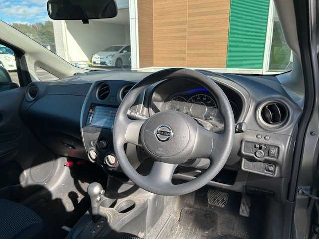 日産 ノート X DIG－S 静岡県 2013(平25)年 7.5万km ダークメタルグレー 純正メモリナビ/AM/FM/CD/DVD/BT/フルセグ/スマートキー/プッシュスタート/純正フロアマット/ETC