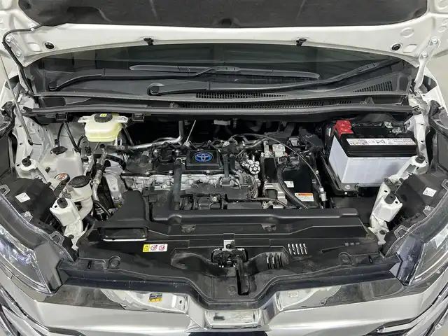 トヨタ ノア ハイブリッド S－Z 佐賀県 2023(令5)年 1.4万km ホワイトパールクリスタルシャイン 純正10型ディスプレイオーディオ/カーナビ/Bluetooth/フルセグTV/バックカメラ/レーダークルーズコントロール/シートヒーター/ハーフレザーシート/ETC/ダブルエアコン/コーナーセンサー/LEDヘッドライト/衝突被害軽減ブレーキ/オートライト/オートマチックハイビーム/スマートキー×２/プッシュスタート/純正フロアマット/純正17インチアルミホイール/盗難防止装置/横滑り防止装置/ドアバイザー