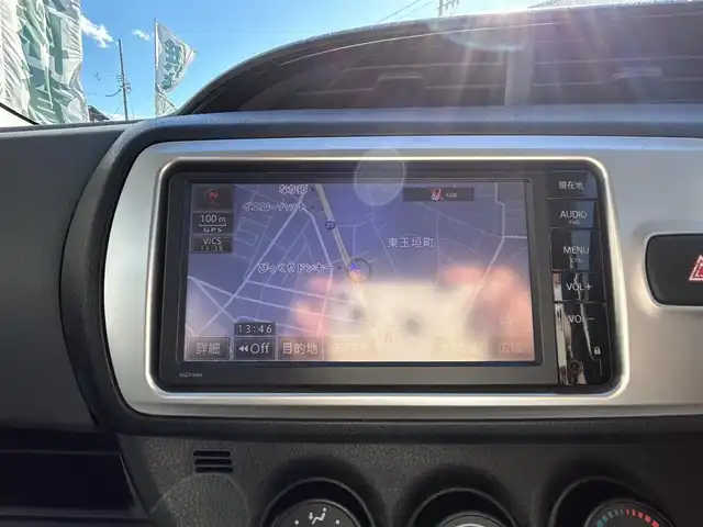 トヨタ ヴィッツ F 三重県 2015(平27)年 14万km グレーメタリック 登録時139836km/・純正ナビ/(AM/FM/ワンセグTV/Bluetooth)/バックカメラ/ドライブレコーダー/ETC/純正フロアマット/モデリスタアルミホイール/禁煙車/電格ミラー