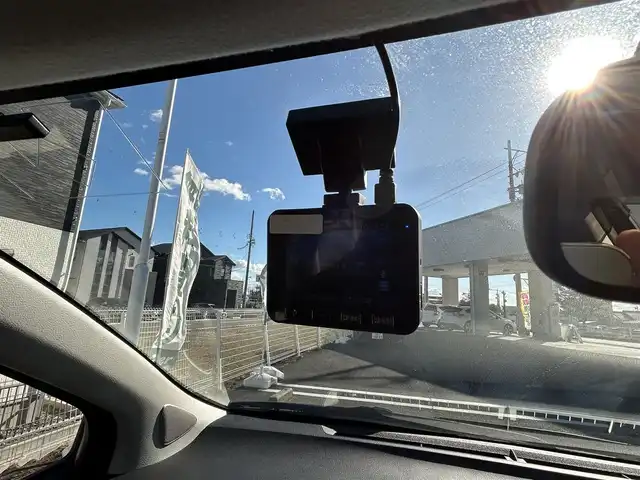 トヨタ ヴィッツ F 三重県 2015(平27)年 14万km グレーメタリック 登録時139836km/・純正ナビ/(AM/FM/ワンセグTV/Bluetooth)/バックカメラ/ドライブレコーダー/ETC/純正フロアマット/モデリスタアルミホイール/禁煙車/電格ミラー