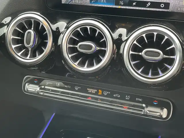 メルセデス・ベンツ ＧＬＡ２００ｄ 4マチック 群馬県 2020(令2)年 4.6万km デニムブルー レーダーセーフティパッケージ/・先行車追従クルーズコントロール/・アクティブブラインドスポットアシスト/・アクティブレーンキーピングアシスト/・アクティブステアリング/・ブレーキアシスト/純正メーカーナビゲーション/（USB/BT/フルセグTV）/全方位カメラ/ビルトインETC2.0/前後ドライブレコーダー/前席シートヒーター/前席メモリパワーシート/アンビエントライト/LEDヘッドライト/クリアランスソナー/パワーバックドア/電格ミラー/純正フロアマット/純正19インチアルミホイール
