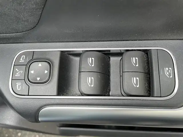 メルセデス・ベンツ ＧＬＡ２００ｄ 4マチック 群馬県 2020(令2)年 4.6万km デニムブルー レーダーセーフティパッケージ/・先行車追従クルーズコントロール/・アクティブブラインドスポットアシスト/・アクティブレーンキーピングアシスト/・アクティブステアリング/・ブレーキアシスト/純正メーカーナビゲーション/（USB/BT/フルセグTV）/全方位カメラ/ビルトインETC2.0/前後ドライブレコーダー/前席シートヒーター/前席メモリパワーシート/アンビエントライト/LEDヘッドライト/クリアランスソナー/パワーバックドア/電格ミラー/純正フロアマット/純正19インチアルミホイール