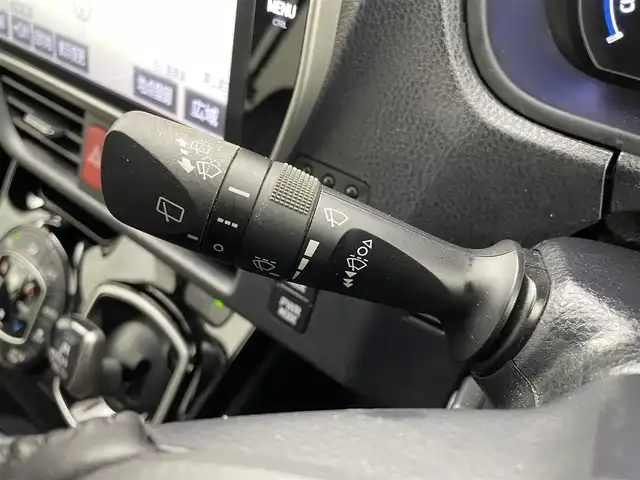 トヨタ ノア ハイブリッド Si ダブルバイビー 埼玉県 2018(平30)年 5.5万km ラグジュアリーホワイトパールクリスタルシャインガラスフレーク 純正１０インチナビ　/バックカメラ　/フリップダウンモニター/ビルトインＥＴＣ　/ドライブレコーダー　/セーフティセンス　/クルーズコントロール　/ミラー型ドラレコ　/シートヒーター　/純正アルミホイール　/オートハイビーム　/ＬＥＤライト