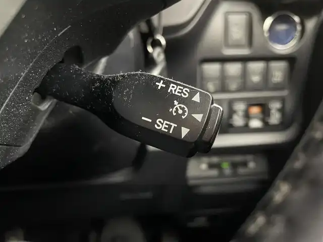 トヨタ ノア ハイブリッド Si ダブルバイビー 埼玉県 2018(平30)年 5.5万km ラグジュアリーホワイトパールクリスタルシャインガラスフレーク 純正１０インチナビ　/バックカメラ　/フリップダウンモニター/ビルトインＥＴＣ　/ドライブレコーダー　/セーフティセンス　/クルーズコントロール　/ミラー型ドラレコ　/シートヒーター　/純正アルミホイール　/オートハイビーム　/ＬＥＤライト