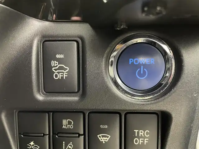 トヨタ ノア ハイブリッド Si ダブルバイビー 埼玉県 2018(平30)年 5.5万km ラグジュアリーホワイトパールクリスタルシャインガラスフレーク 純正１０インチナビ　/バックカメラ　/フリップダウンモニター/ビルトインＥＴＣ　/ドライブレコーダー　/セーフティセンス　/クルーズコントロール　/ミラー型ドラレコ　/シートヒーター　/純正アルミホイール　/オートハイビーム　/ＬＥＤライト