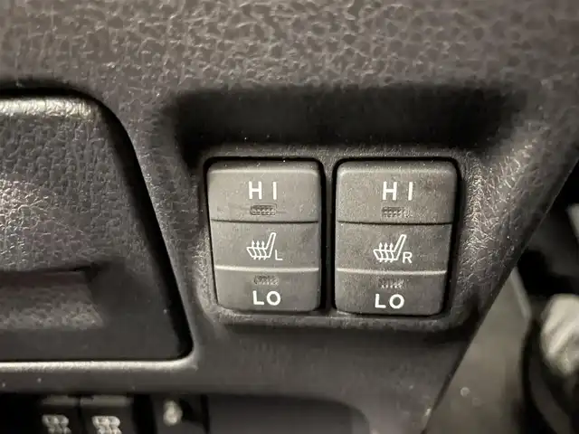 トヨタ ノア ハイブリッド Si ダブルバイビー 埼玉県 2018(平30)年 5.5万km ラグジュアリーホワイトパールクリスタルシャインガラスフレーク 純正１０インチナビ　/バックカメラ　/フリップダウンモニター/ビルトインＥＴＣ　/ドライブレコーダー　/セーフティセンス　/クルーズコントロール　/ミラー型ドラレコ　/シートヒーター　/純正アルミホイール　/オートハイビーム　/ＬＥＤライト