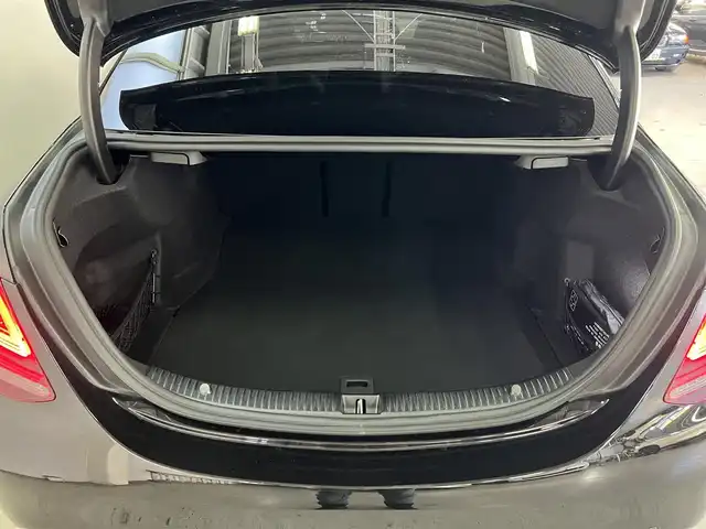 メルセデス・ベンツ Ｃ２２０ｄ ローレウスED スポーツプラスPKG 兵庫県 2021(令3)年 3.4万km オブシディアンブラック レザーエクスクルーシブパッケージ/パノラマサンルーフ/スポーツプラスパッケージ/レーダーセーフティパッケージ/エアバランスパッケージ/純正ナビ/全方位カメラ/ETC/ブルメスターサウンド/黒革シート/パワーシート/シートヒーター/ベンチレーション/パワートランク/HUD/ACC/LKA/BSM/マルチビームLEDヘッドライト/社外パナメリカーナグリル/スマートキー