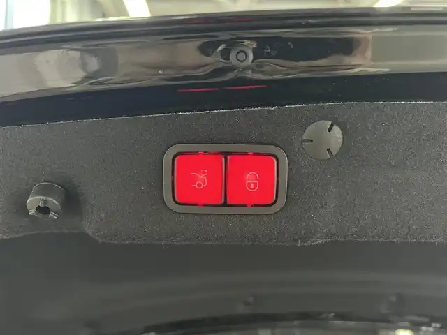 メルセデス・ベンツ Ｃ２２０ｄ ローレウスED スポーツプラスPKG 兵庫県 2021(令3)年 3.4万km オブシディアンブラック レザーエクスクルーシブパッケージ/パノラマサンルーフ/スポーツプラスパッケージ/レーダーセーフティパッケージ/エアバランスパッケージ/純正ナビ/全方位カメラ/ETC/ブルメスターサウンド/黒革シート/パワーシート/シートヒーター/ベンチレーション/パワートランク/HUD/ACC/LKA/BSM/マルチビームLEDヘッドライト/社外パナメリカーナグリル/スマートキー