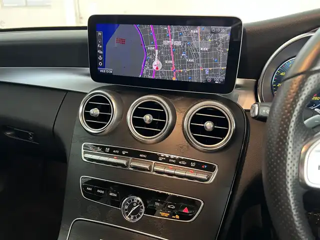 メルセデス・ベンツ Ｃ２２０ｄ ローレウスED スポーツプラスPKG 兵庫県 2021(令3)年 3.4万km オブシディアンブラック レザーエクスクルーシブパッケージ/パノラマサンルーフ/スポーツプラスパッケージ/レーダーセーフティパッケージ/エアバランスパッケージ/純正ナビ/全方位カメラ/ETC/ブルメスターサウンド/黒革シート/パワーシート/シートヒーター/ベンチレーション/パワートランク/HUD/ACC/LKA/BSM/マルチビームLEDヘッドライト/社外パナメリカーナグリル/スマートキー