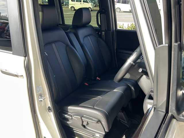 ホンダ Ｎ ＢＯＸ カスタム L コーディネートスタイル 静岡県 2022(令4)年 2.9万km プラチナホワイトパール 純正ナビ/CD/DVD/AM/FM/フルセグTV/ipod/SD/USB/Bluetooth/主要装備/・バックカメラ　/・両側パワースライドドア　/・シートヒーター　/・レーダークルーズコントロール　/・コーナーセンサー　/・スマートキー　/・レーンキープ　/・プッシュスタート　/・ホンダセンシング　/・ＥＴＣ　/・フォグランプ/・純正LEDライト/・衝突軽減システム/・オートライト/・チップアップシート/・横滑り防止装置