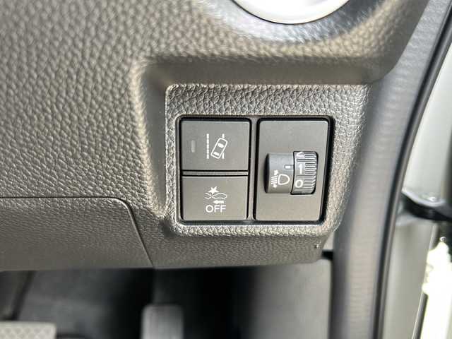 ホンダ Ｎ ＢＯＸ カスタム L コーディネートスタイル 静岡県 2022(令4)年 2.9万km プラチナホワイトパール 純正ナビ/CD/DVD/AM/FM/フルセグTV/ipod/SD/USB/Bluetooth/主要装備/・バックカメラ　/・両側パワースライドドア　/・シートヒーター　/・レーダークルーズコントロール　/・コーナーセンサー　/・スマートキー　/・レーンキープ　/・プッシュスタート　/・ホンダセンシング　/・ＥＴＣ　/・フォグランプ/・純正LEDライト/・衝突軽減システム/・オートライト/・チップアップシート/・横滑り防止装置