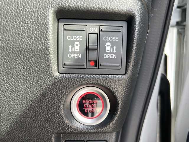 ホンダ Ｎ ＢＯＸ カスタム L コーディネートスタイル 静岡県 2022(令4)年 2.9万km プラチナホワイトパール 純正ナビ/CD/DVD/AM/FM/フルセグTV/ipod/SD/USB/Bluetooth/主要装備/・バックカメラ　/・両側パワースライドドア　/・シートヒーター　/・レーダークルーズコントロール　/・コーナーセンサー　/・スマートキー　/・レーンキープ　/・プッシュスタート　/・ホンダセンシング　/・ＥＴＣ　/・フォグランプ/・純正LEDライト/・衝突軽減システム/・オートライト/・チップアップシート/・横滑り防止装置