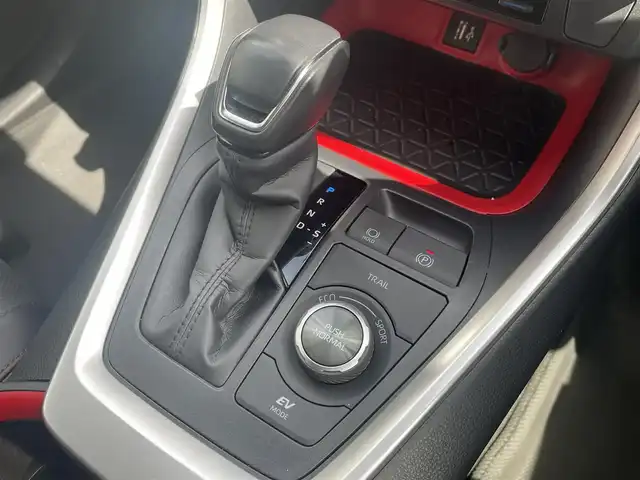 トヨタ ＲＡＶ４ HV アドベンチャー オフロードPKGⅡ 兵庫県 2024(令6)年 1.6万km アティチュードブラックマイカ ワンオーナー/保証書/取扱説明書/純正メモリーナビ/フルセグ/Bluetooth/全方位カメラ/クルーズコントロール/ETC２．０/BSM/ドライブレコーダー前後（SDカードなし）/スマートキー×２/レザーシート/パワーシート/純正アルミホイール/社外フロアマット/ドアミラーカバー（GORI GORI BLACK塗装）/HDMI入力端子