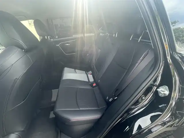 トヨタ ＲＡＶ４ HV アドベンチャー オフロードPKGⅡ 兵庫県 2024(令6)年 1.6万km アティチュードブラックマイカ ワンオーナー/保証書/取扱説明書/純正メモリーナビ/フルセグ/Bluetooth/全方位カメラ/クルーズコントロール/ETC２．０/BSM/ドライブレコーダー前後（SDカードなし）/スマートキー×２/レザーシート/パワーシート/純正アルミホイール/社外フロアマット/ドアミラーカバー（GORI GORI BLACK塗装）/HDMI入力端子