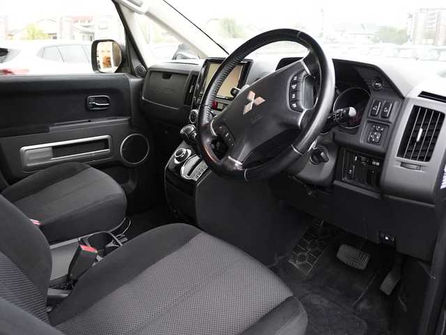 三菱 デリカＤ：５ ROADEST G Power P 道央・札幌 2012(平24)年 9.6万km 黒 (株)IDOMが運営する【じしゃロン札幌豊平店】の自社ローン対象車両になります。こちらは現金ご利用時の価格です。/自社ローンご希望の方は別途その旨お申付け下さい。/・ALPINE Vie-x088V 8インチ WVGA /  HDDナビ/・バックカメラ/・ETC/・フルセグTV/・リアフリップダウンモニター/・左右パワースライドドア/・クルコン/・パトルシフト/・スペアキーあり