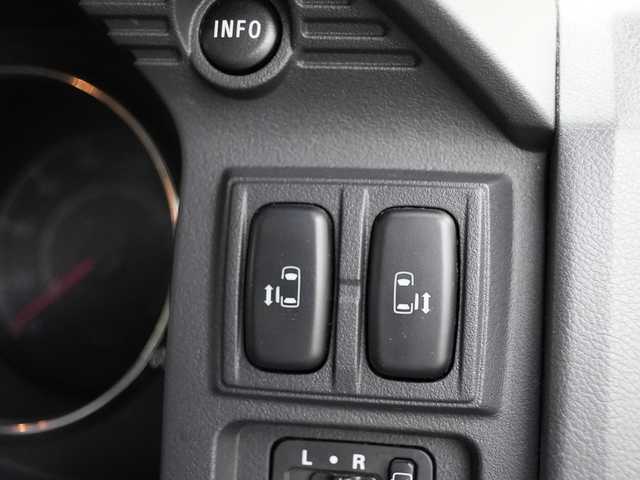 三菱 デリカＤ：５ ROADEST G Power P 道央・札幌 2012(平24)年 9.6万km 黒 (株)IDOMが運営する【じしゃロン札幌豊平店】の自社ローン対象車両になります。こちらは現金ご利用時の価格です。/自社ローンご希望の方は別途その旨お申付け下さい。/・ALPINE Vie-x088V 8インチ WVGA /  HDDナビ/・バックカメラ/・ETC/・フルセグTV/・リアフリップダウンモニター/・左右パワースライドドア/・クルコン/・パトルシフト/・スペアキーあり