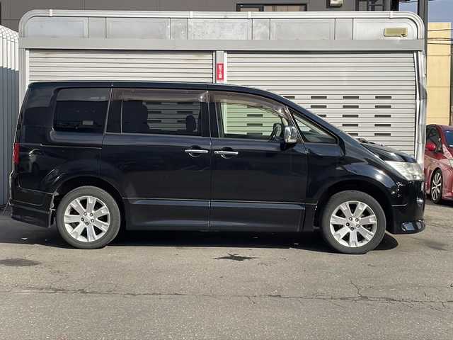 三菱 デリカＤ：５ ROADEST G Power P 道央・札幌 2012(平24)年 9.6万km 黒 (株)IDOMが運営する【じしゃロン札幌豊平店】の自社ローン対象車両になります。こちらは現金ご利用時の価格です。/自社ローンご希望の方は別途その旨お申付け下さい。/・ALPINE Vie-x088V 8インチ WVGA /  HDDナビ/・バックカメラ/・ETC/・フルセグTV/・リアフリップダウンモニター/・左右パワースライドドア/・クルコン/・パトルシフト/・スペアキーあり