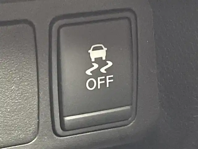 日産 エクストレイル 20X エマージェンシーブレーキ 群馬県 2014(平26)年 5.8万km ダイヤモンドブラック 禁煙車　純正８型ナビ　後席モニター　Ｂカメラ　エマブレ　ダウンヒルコントロール　ＬＥＤヘッドライト　オートライト　シートヒーター　デュアルオートエアコン　コーナーセンサー　ビルトインＥＴＣ　純正アルミ