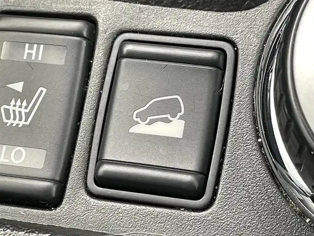 日産 エクストレイル 20X エマージェンシーブレーキ 群馬県 2014(平26)年 5.8万km ダイヤモンドブラック 禁煙車　純正８型ナビ　後席モニター　Ｂカメラ　エマブレ　ダウンヒルコントロール　ＬＥＤヘッドライト　オートライト　シートヒーター　デュアルオートエアコン　コーナーセンサー　ビルトインＥＴＣ　純正アルミ