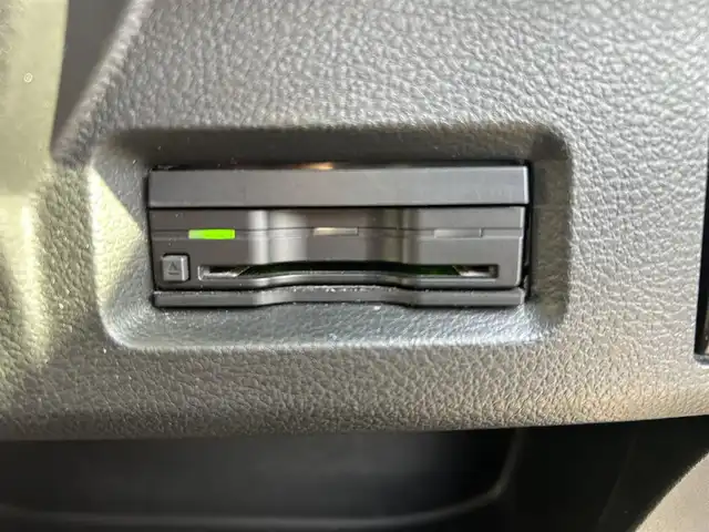 スズキ スペーシア G リミテッド 富山県 2017(平29)年 3.9万km スチールシルバーM 純正SDナビ/（AM/FM/CD/DVD/USB/ipod)/Bluetooth/フルセグTV/カメラ(全方位、バック)/衝突軽減システム/レーンキープアシスト/横滑り防止装置/盗難防止装置/片側パワースライドドア/シートヒーター　運転席/ビルトインETC/ハロゲンライト/アイドリングストップ/スマートキー×2/取扱説明書/保証書