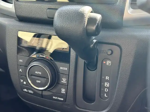 スズキ スペーシア G リミテッド 富山県 2017(平29)年 3.9万km スチールシルバーM 純正SDナビ/（AM/FM/CD/DVD/USB/ipod)/Bluetooth/フルセグTV/カメラ(全方位、バック)/衝突軽減システム/レーンキープアシスト/横滑り防止装置/盗難防止装置/片側パワースライドドア/シートヒーター　運転席/ビルトインETC/ハロゲンライト/アイドリングストップ/スマートキー×2/取扱説明書/保証書