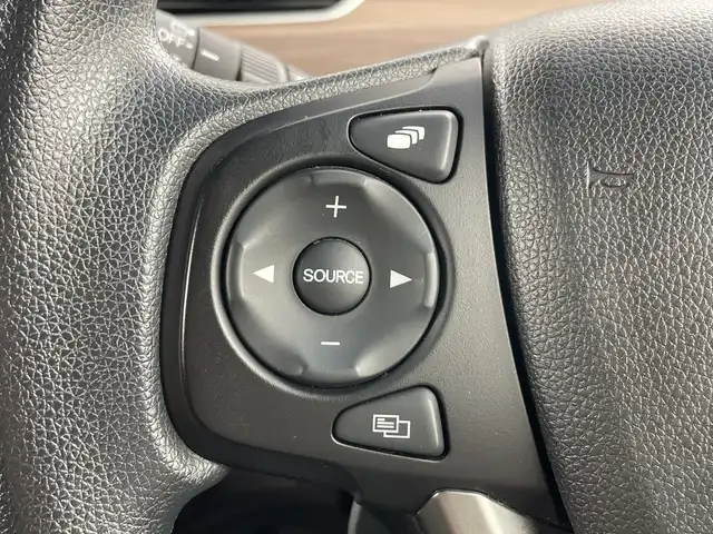 ホンダ フリード G ホンダセンシング 愛知県 2020(令2)年 4.4万km プラチナホワイトパール 禁煙車/純正7インチナビ/（CD/DVD/Bluetooth/フルセグTV/SD/AM/FM)/バックカメラ/ホンダセンシング/・衝突軽減ブレーキ/・レーダークルーズコントロール/・レーンキープアシスト/・オートマチックハイビーム/コーナーセンサー/前後ドライブレコーダー/ETC2.0/シートヒーター/両側パワースライドドア/15インチアルミホイール/純正フロアマット/スマートキー/プッシュスタート/LEDヘッドライト/