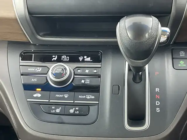 ホンダ フリード G ホンダセンシング 愛知県 2020(令2)年 4.4万km プラチナホワイトパール 禁煙車/純正7インチナビ/（CD/DVD/Bluetooth/フルセグTV/SD/AM/FM)/バックカメラ/ホンダセンシング/・衝突軽減ブレーキ/・レーダークルーズコントロール/・レーンキープアシスト/・オートマチックハイビーム/コーナーセンサー/前後ドライブレコーダー/ETC2.0/シートヒーター/両側パワースライドドア/15インチアルミホイール/純正フロアマット/スマートキー/プッシュスタート/LEDヘッドライト/