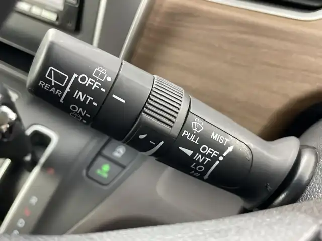 ホンダ フリード G ホンダセンシング 愛知県 2020(令2)年 4.4万km プラチナホワイトパール 禁煙車/純正7インチナビ/（CD/DVD/Bluetooth/フルセグTV/SD/AM/FM)/バックカメラ/ホンダセンシング/・衝突軽減ブレーキ/・レーダークルーズコントロール/・レーンキープアシスト/・オートマチックハイビーム/コーナーセンサー/前後ドライブレコーダー/ETC2.0/シートヒーター/両側パワースライドドア/15インチアルミホイール/純正フロアマット/スマートキー/プッシュスタート/LEDヘッドライト/