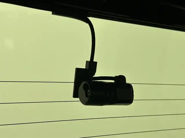 ホンダ Ｎ ＢＯＸ カスタム ターボ 熊本県 2023(令5)年 2.6万km クリスタルブラックパール 禁煙車　/純正ナビVXM-245ZFEi（ＡｐｐｌＣａｒＰｌａｙ・ＡｎｄｒｏｉｄＡｕｔｏ・ＢＴ・フルセグ・ＵＳＢ）/バックカメラ　/純正前後ドライブレコーダー　/レーダークルーズコントロール/ビルトインＥＴＣ　/両側パワースライドドア　/前後クリアランスソナー/衝突軽減ブレーキ/レーンキープアシスト/路外逸脱制御機能/踏み間違い衝突軽減システム/パーキングセンサー警報/横滑り防止/アイドリングストップ/前席シートヒーター/ハーフレザーシート/純正フロアマット/純正１５インチAW/オートライト/LEDヘッドライト/スマートキー/プッシュスタート