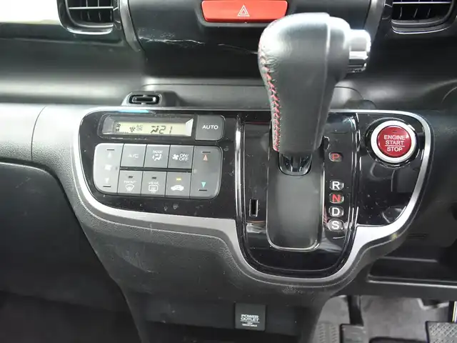 ホンダ Ｎ ＢＯＸ 2トーン カスタム G ターボLパッケージ 神奈川県 2015(平27)年 5万km プレミアムホワイトパールⅡ メモリナビAVN-Z04i/フルセグテレビ/Bluetoothオーディオ/DVD/CD/バックカメラ/両側パワースライドドア/RS-RダウンサスTi2000/4本出しマフラー/スマートキー/HIDヘッドライト/クルーズコントロール/シティブレーキシステム/アイドリングストップシステム/ETC/保証書/取扱説明書