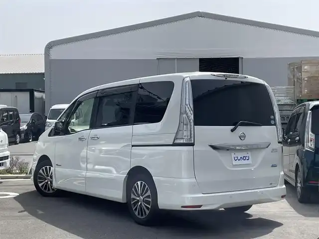 日産 セレナ ハイウェイスター Sハイブリッド 大阪府 2014(平26)年 9.2万km ブリリアントホワイトパール (株)IDOMが運営する【じしゃロン東大阪店】の自社ローン対象車両になります。こちらは現金ご利用時の価格です。/自社ローンご希望の方は別途その旨お申付け下さい。/純正9インチナビゲーション/（フルセグTV/CD/DVD/BT/SD）/アラウンドビューモニター/純正フリップダウンモニター/エマージェンシーブレーキ/ETC/前後コーナーセンサー/アイドリングストップ/左側パワースライドドア/純正16インチアルミホイール/プッシュスタート/スマートキー/スペアキー/純正フロアマット/ドアバイザー/取扱説明書＆保証書